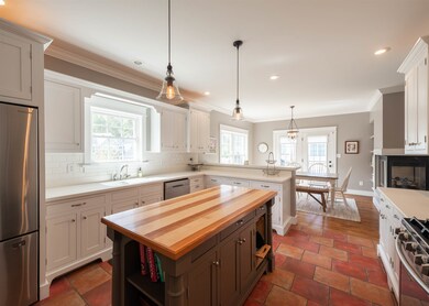 1575 S Andrew Cir, Bloomington, IN 47401 - photo 5