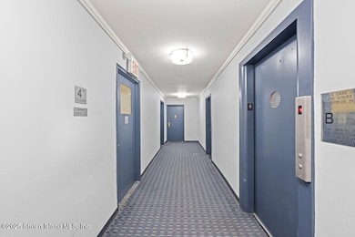 Fort Place Cooperative unit B4B, Staten Island, NY 10301 - photo 5