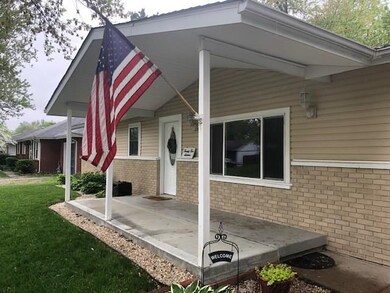 2216 Dawnshire Dr, Columbus, IN 47203 - photo 3