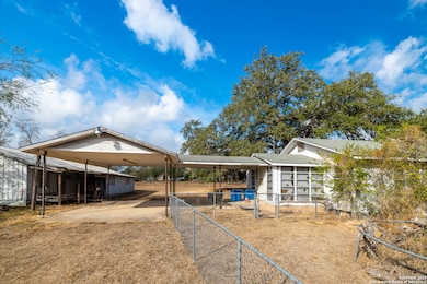 529 Avenue E, Poteet, TX 78065 - photo 3