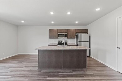 2100 Creek View Ln, Raymore, MO 64083 - photo 7