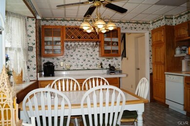 720 7th St, Whitehall, PA 18052 - photo 2