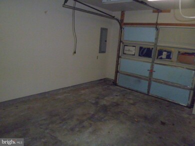 462 Blossom Ln, Frederick, MD 21701 - photo 4