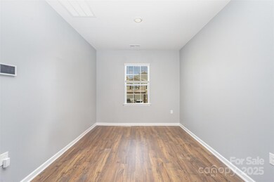 6020 Fort Bend Dr, Charlotte, NC 28214 - photo 4