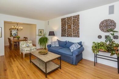 006_Living Room.jpg