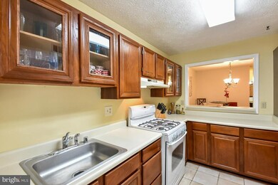 11962 Cardamom Dr unit 11962, Woodbridge, VA 22192 - photo 6