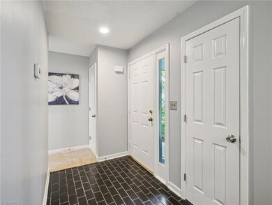 206 N Lindell Rd unit D, Greensboro, NC 27403 - photo 6