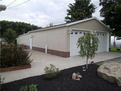 Parking Lot/Garage Super huge garage