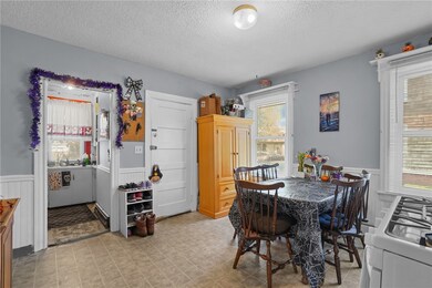 75 Chestnut Ave, Cranston, RI 02910 - photo 5