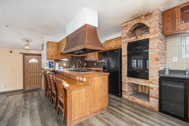 201 E Douglas St, Bangor, MI 49013 - photo 2