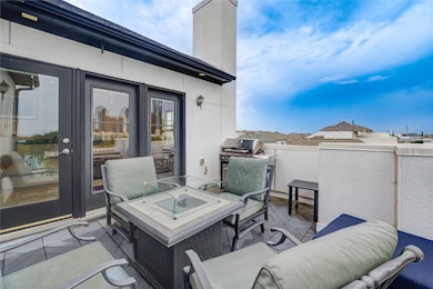 4th Floor - Grill and lounge on your spacious roof