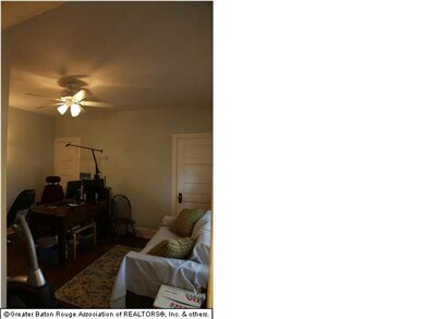 Middle bedroom