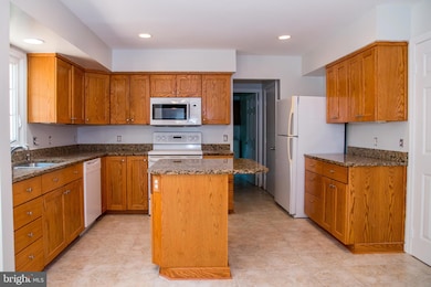 6015 Burnside Landing Dr, Burke, VA 22015 - photo 6