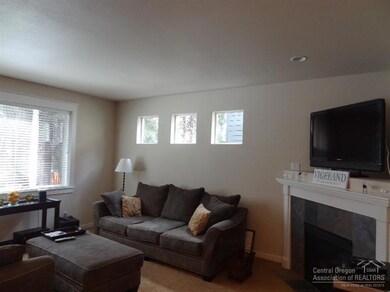 19450 Hollygrape St, Bend, OR 97702 - photo 3