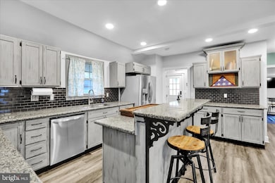 2152 Cleveland Ave, Reading, PA 19609 - photo 6