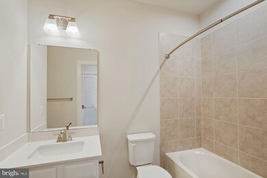 10120 Seattle Slew Ln unit 1R, Laurel, MD 20723 - photo 5