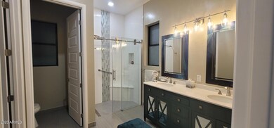 2906 Acacia master bathroom 1