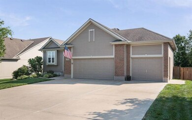 1513 Cove Dr, Raymore, MO 64083 - photo 3