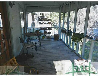 Porch. Screened porch in front