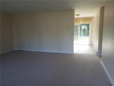 2055 Dawnshire Dr, Columbus, IN 47203 - photo 7