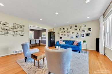 3787 Quarton Rd, Bloomfield Hills, MI 48302 - photo 5