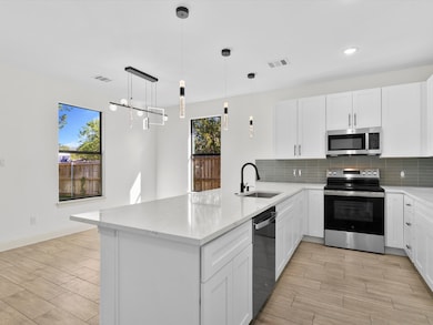 5105 Waterbury Ct, Granbury, TX 76048 - photo 6