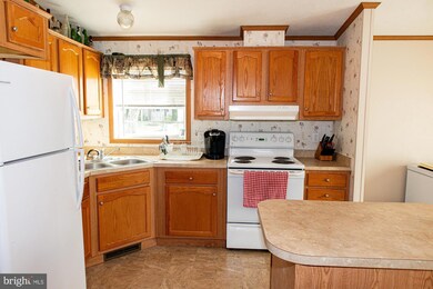 215 Laurel Run Dr, Quakertown, PA 18951 - photo 2