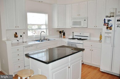 16 Mountain Lake Ct, Germantown, MD 20874 - photo 6