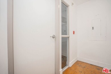 812 S Spring St unit 2, Los Angeles, CA 90014 - photo 4