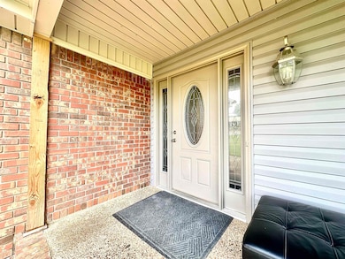 3602 Janeway Dr, Florence, AL 35634 - photo 2