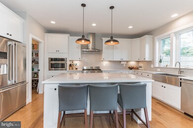 7204 Gordons Rd, Falls Church, VA 22043 - photo 5