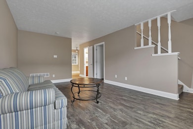 1889 Slaton Ct unit 1889, Columbus, OH 43235 - photo 4