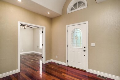 3839 Fox Grape St-5