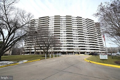 The Olympus unit 304, Alexandria, VA 22304 - photo 2