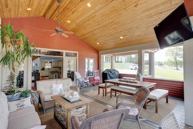 190 E Candy Cane Ln, Santa Claus, IN 47579 - photo 5