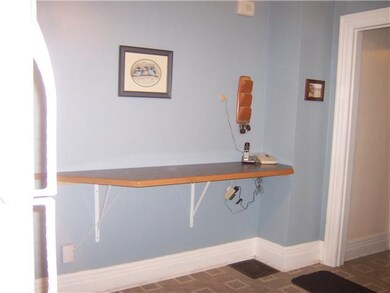 Kitchen Breakfast Bar