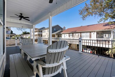 Deck featuring ceiling fan