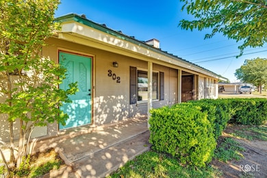 302 Key St, Bronte, TX 76933 - photo 2