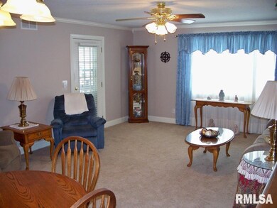 2413 W 54th St unit 8, Davenport, IA 52806 - photo 3