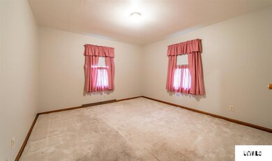 131 Portland Place, Lincoln, IL 62656 - photo 7