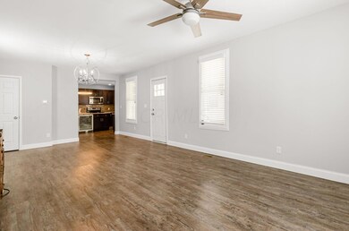 008_c23f6_L 717 Siebert St005