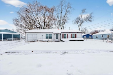 56611 Miller Dr, Elkhart, IN 46516 - photo 2