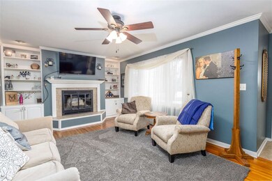 4310 Rownd St, Cedar Falls, IA 50613 - photo 3