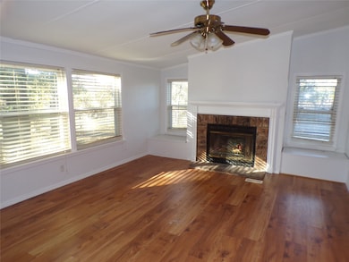 4004 Curry Rd unit A, Arlington, TX 76001 - photo 6