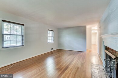 1009 Dalebrook Dr, Alexandria, VA 22308 - photo 7