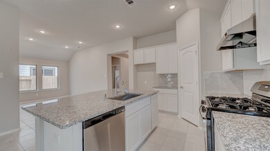 31038 Regal Elm Ln, Conroe, TX 77385 - photo 4