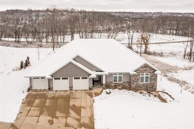 5504 River Pkwy NE, Cedar Rapids, IA 52411 - photo 2