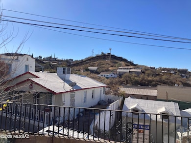 Border fence from porch