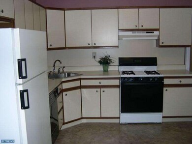 1317 E 9th St, Crum Lynne, PA 19022 - photo 4