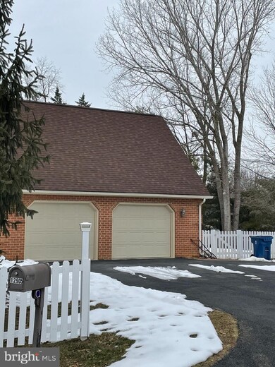 12905 Woodburn Dr, Hagerstown, MD 21742 - photo 5